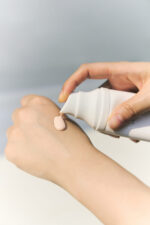 [SKIN1004] Madagascar Centella Tone Brightening Tone-Up Sunscreen 50ml - Image 2